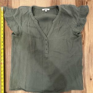 Madewell Lightspun Ruffle-Sleeve Henley Top Size Small green color